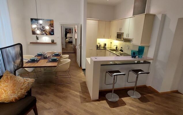 Inner City - Photo 2